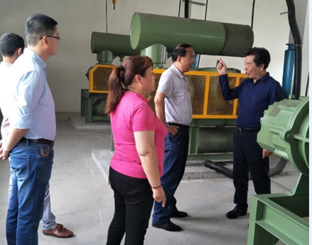 省审计厅驻渭“双审”组一行到水情形公司大荔经开区污水处置惩罚厂检查建设项目