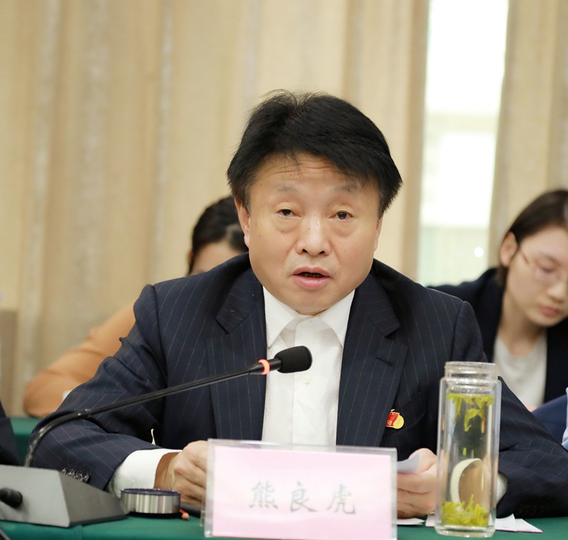 熊良虎出席2019陕西生态农业生长钻研会