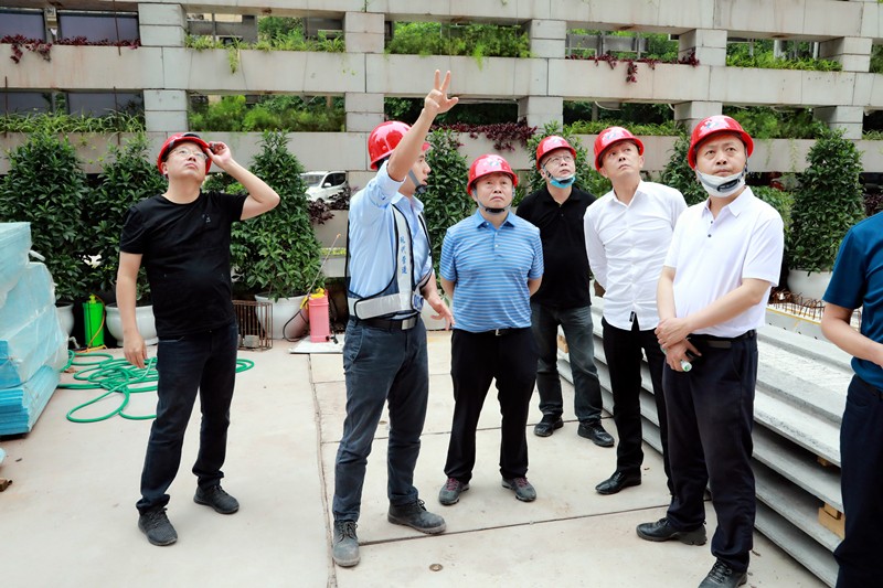 熊良虎在重庆市中科大业集团考察时强调：坚持生态优先战略，，，念好生态经、走好扶贫路