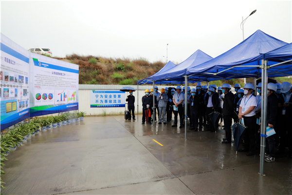 陕西6008集团集团复工复产促增添项目观摩聚会与会职员走进大秦国源三秦6008集团秦邦园区在榆项目