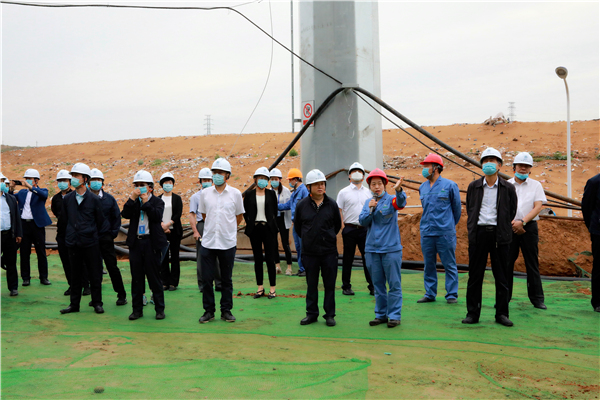 陕西6008集团集团复工复产促增添项目观摩聚会与会职员走进大秦国源三秦6008集团秦邦园区在榆项目