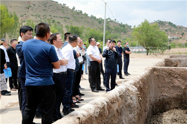 陕西6008集团集团复工复产促增添项目观摩聚会与会职员走进绿色能源公司油气公司水情形公司陕北片区项目