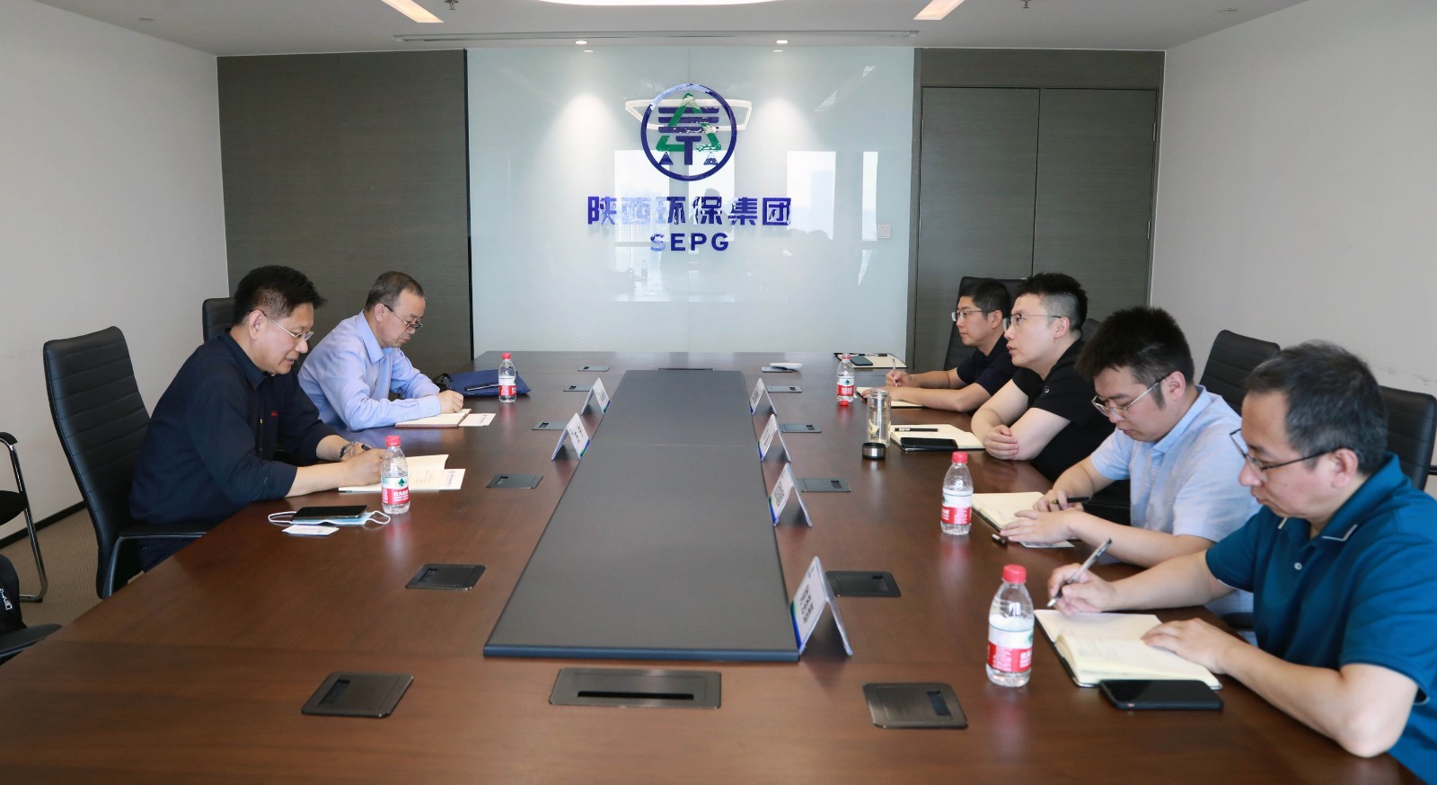 陕西6008集团集团与山东山大华特科技股份公司交流座谈