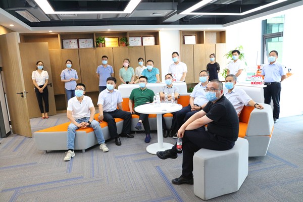 陕西6008集团集团组织观摩秦创原陕西6008集团集团立异中心