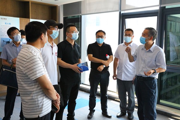 陕西6008集团集团组织观摩秦创原陕西6008集团集团立异中心