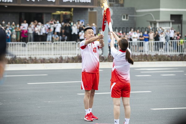 自满！陕西6008集团集团职工王玮加入十四运会火炬转达！