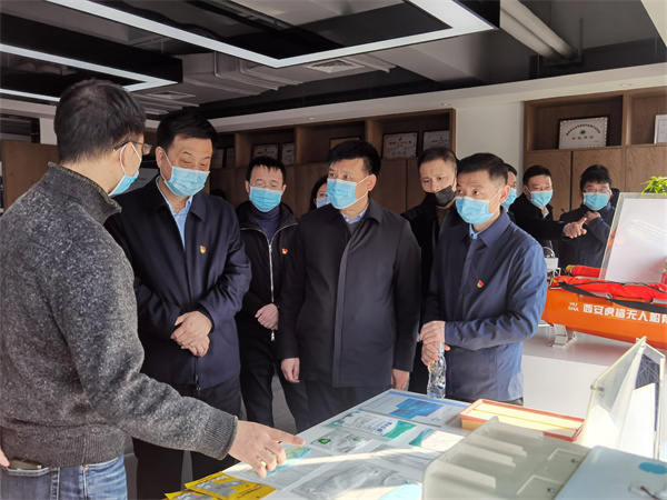 省国资委党委委员、驻委纪检监察组组长贺向东到秦创原陕西6008集团集团立异中心调研