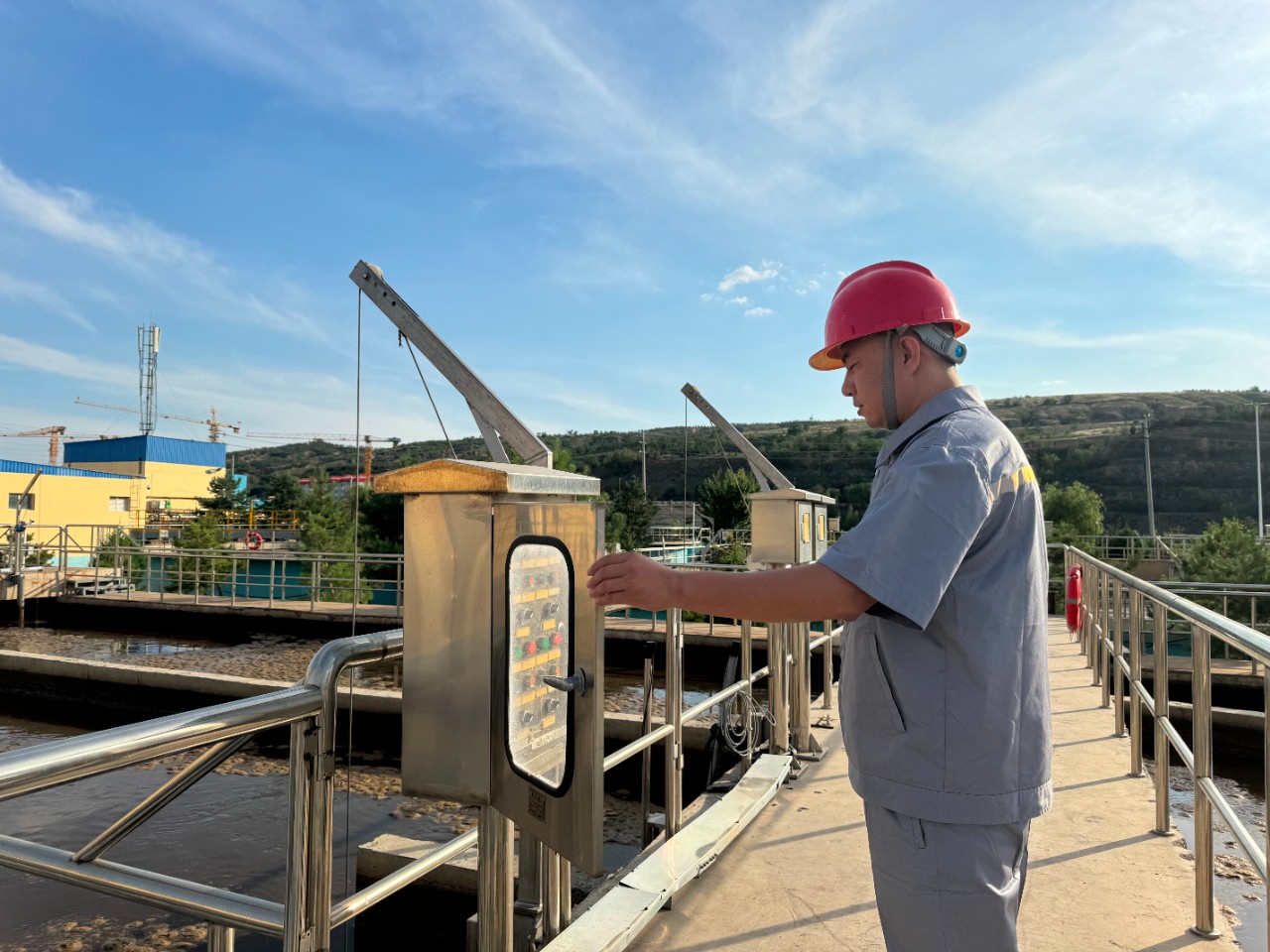 水情形公司职工贺虎荣获神木市人民政府揭晓的“2023年度生态情形保；；な虑橄冉∥宜郊摇鄙称呼