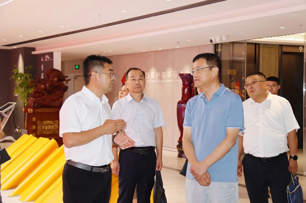 陕西6008集团集团与陆运帮公司座谈交流